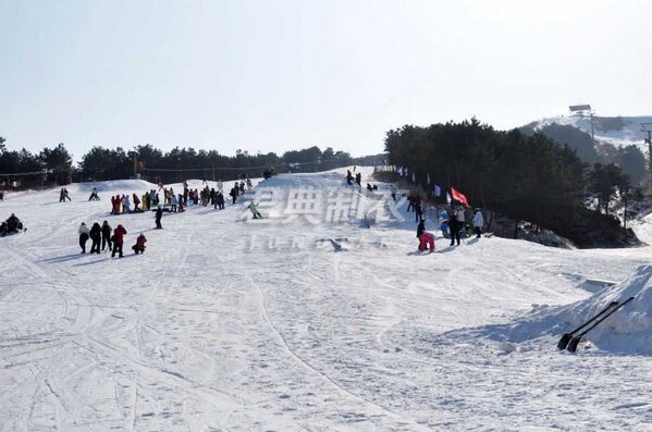 探路者籌建滑雪場(chǎng)