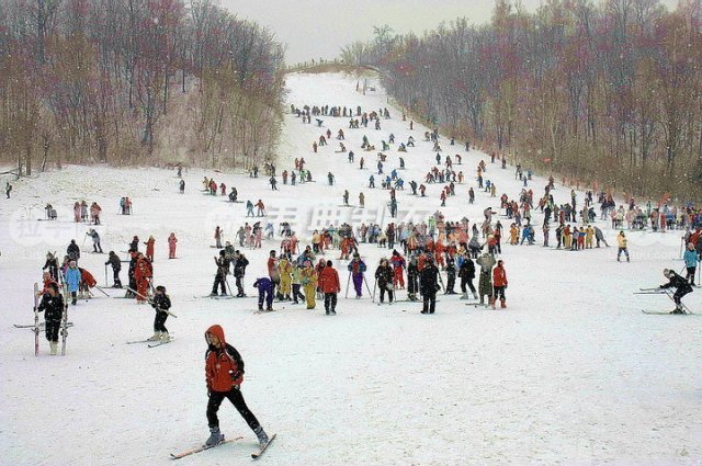 探路者滑雪度假區(qū)